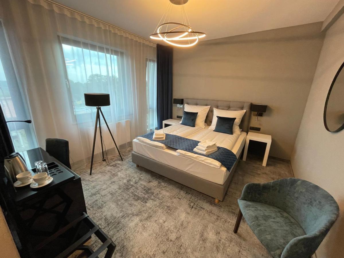Hotel Sanova Jarosław Dış mekan fotoğraf