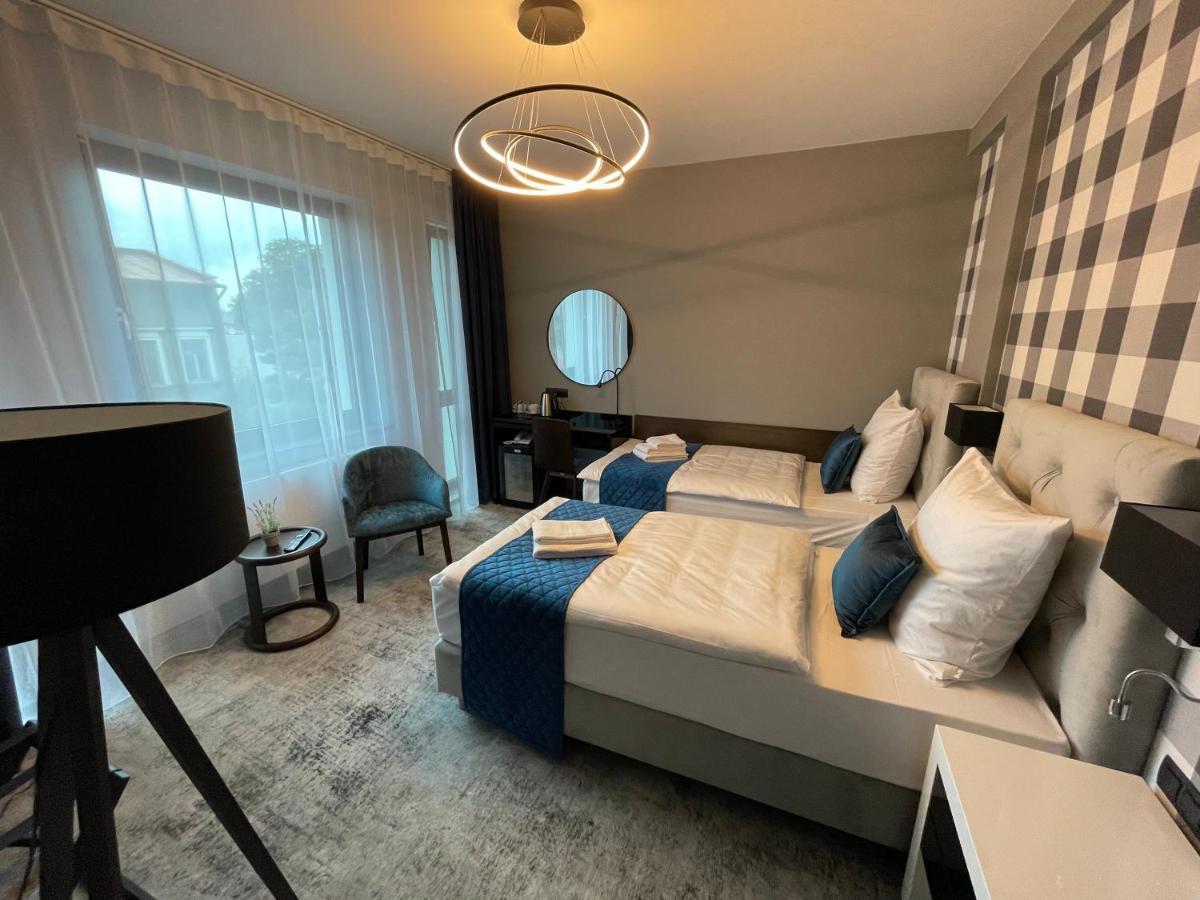 Hotel Sanova Jarosław Dış mekan fotoğraf