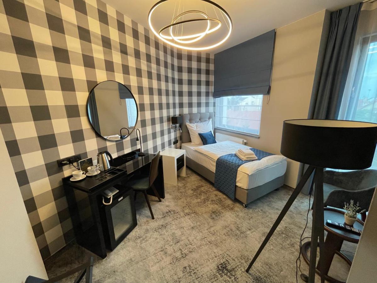Hotel Sanova Jarosław Dış mekan fotoğraf