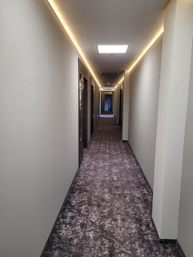 Hotel Sanova Jarosław Dış mekan fotoğraf