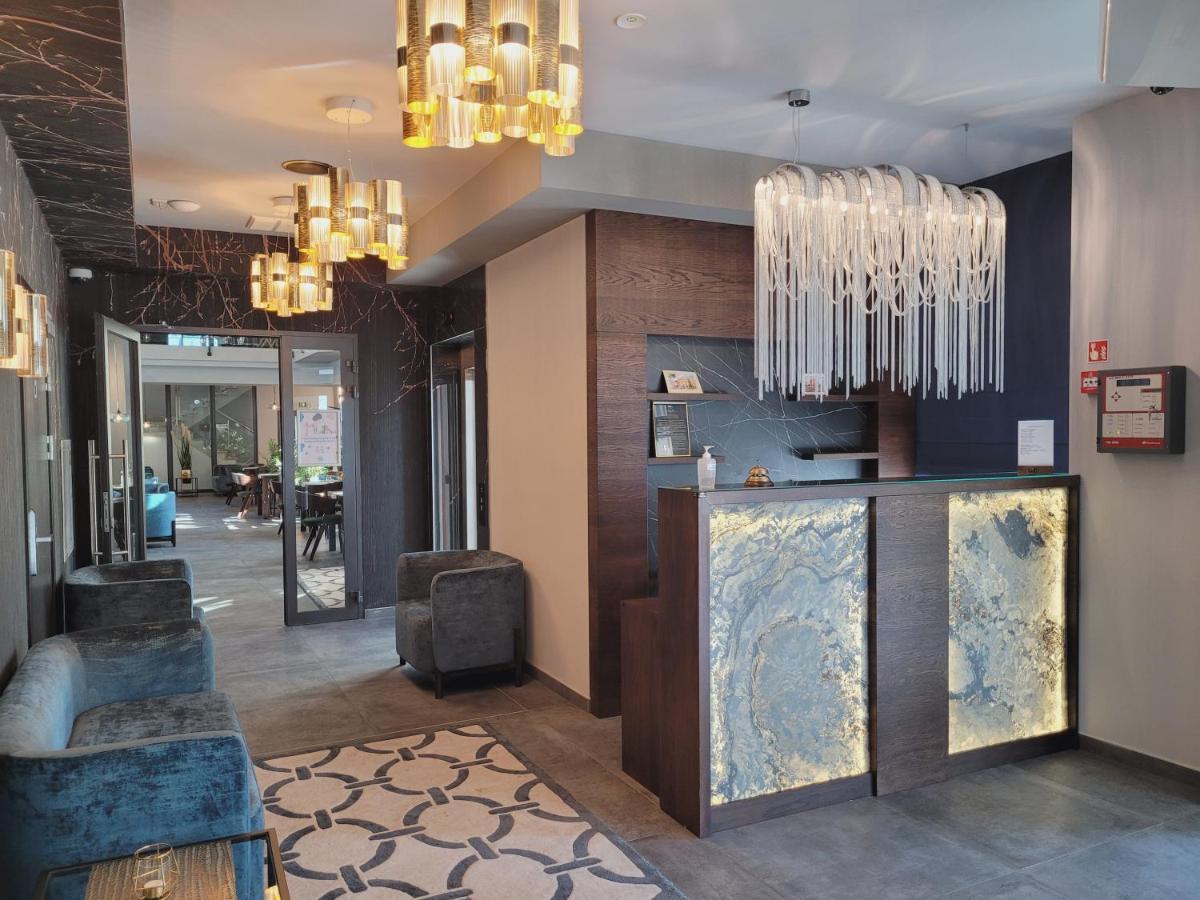 Hotel Sanova Jarosław Dış mekan fotoğraf