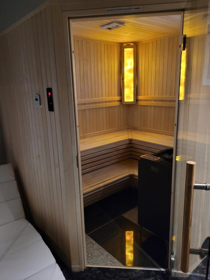 Hotel Sanova Jarosław Dış mekan fotoğraf