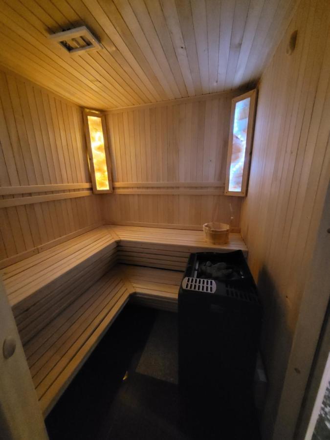 Hotel Sanova Jarosław Dış mekan fotoğraf