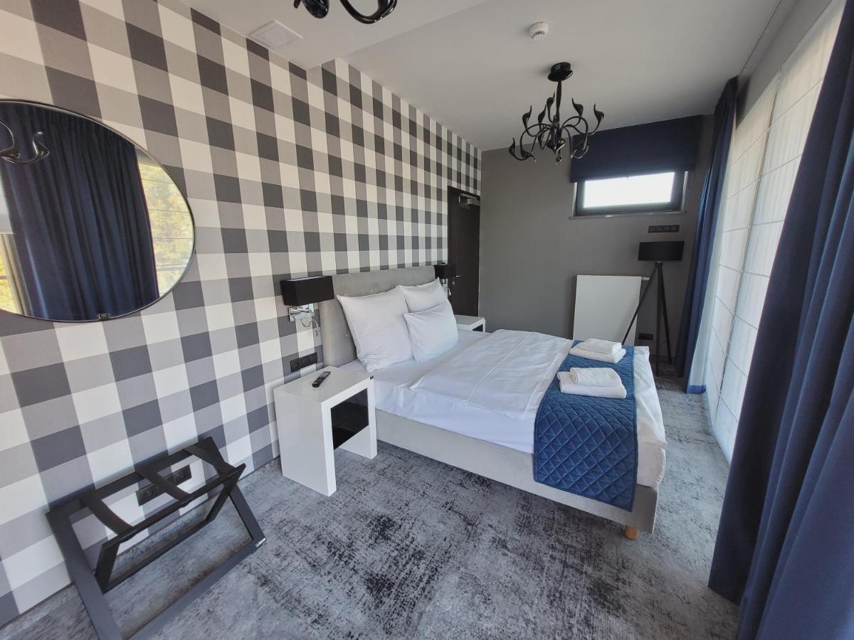 Hotel Sanova Jarosław Dış mekan fotoğraf