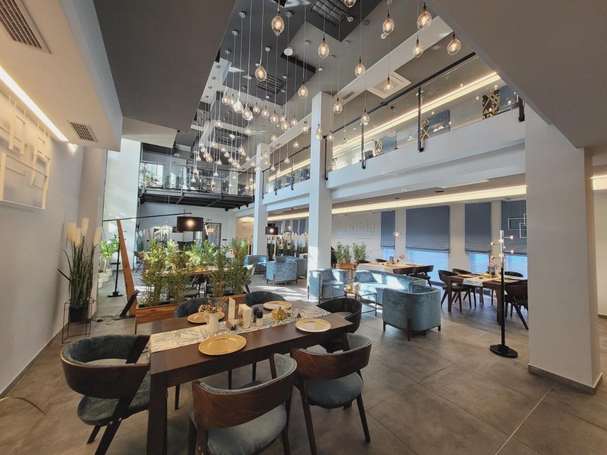 Hotel Sanova Jarosław Dış mekan fotoğraf