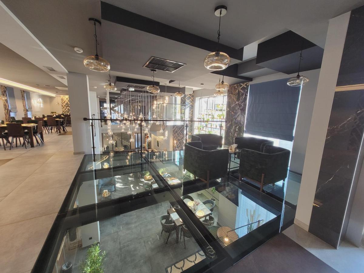 Hotel Sanova Jarosław Dış mekan fotoğraf