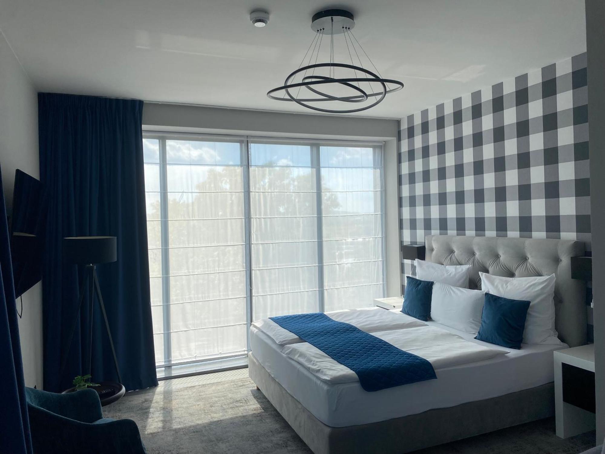 Hotel Sanova Jarosław Dış mekan fotoğraf