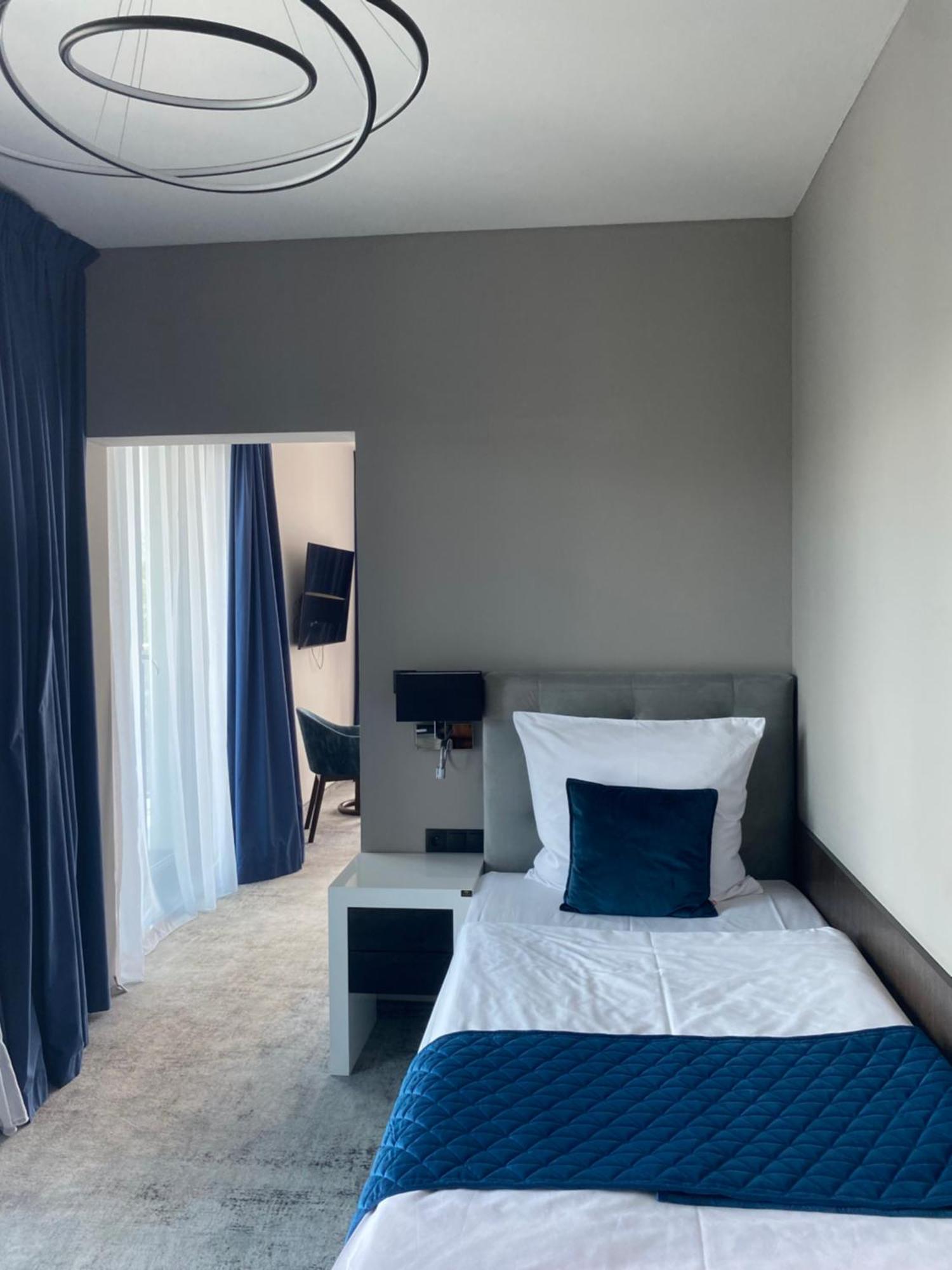 Hotel Sanova Jarosław Dış mekan fotoğraf