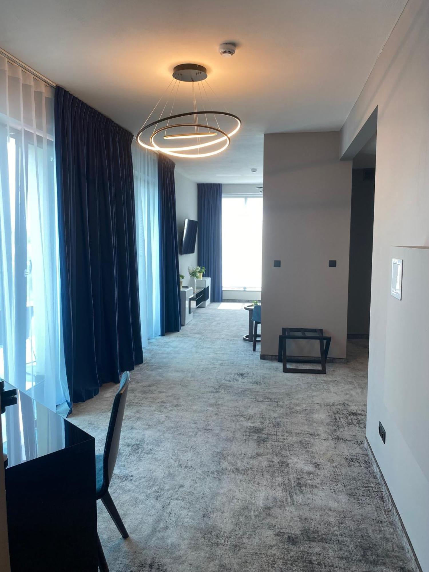 Hotel Sanova Jarosław Dış mekan fotoğraf