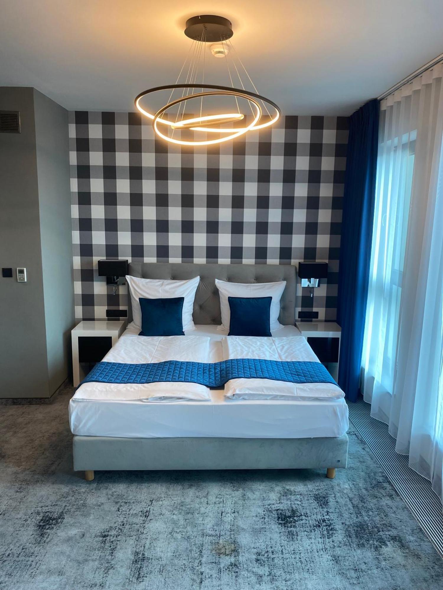 Hotel Sanova Jarosław Dış mekan fotoğraf