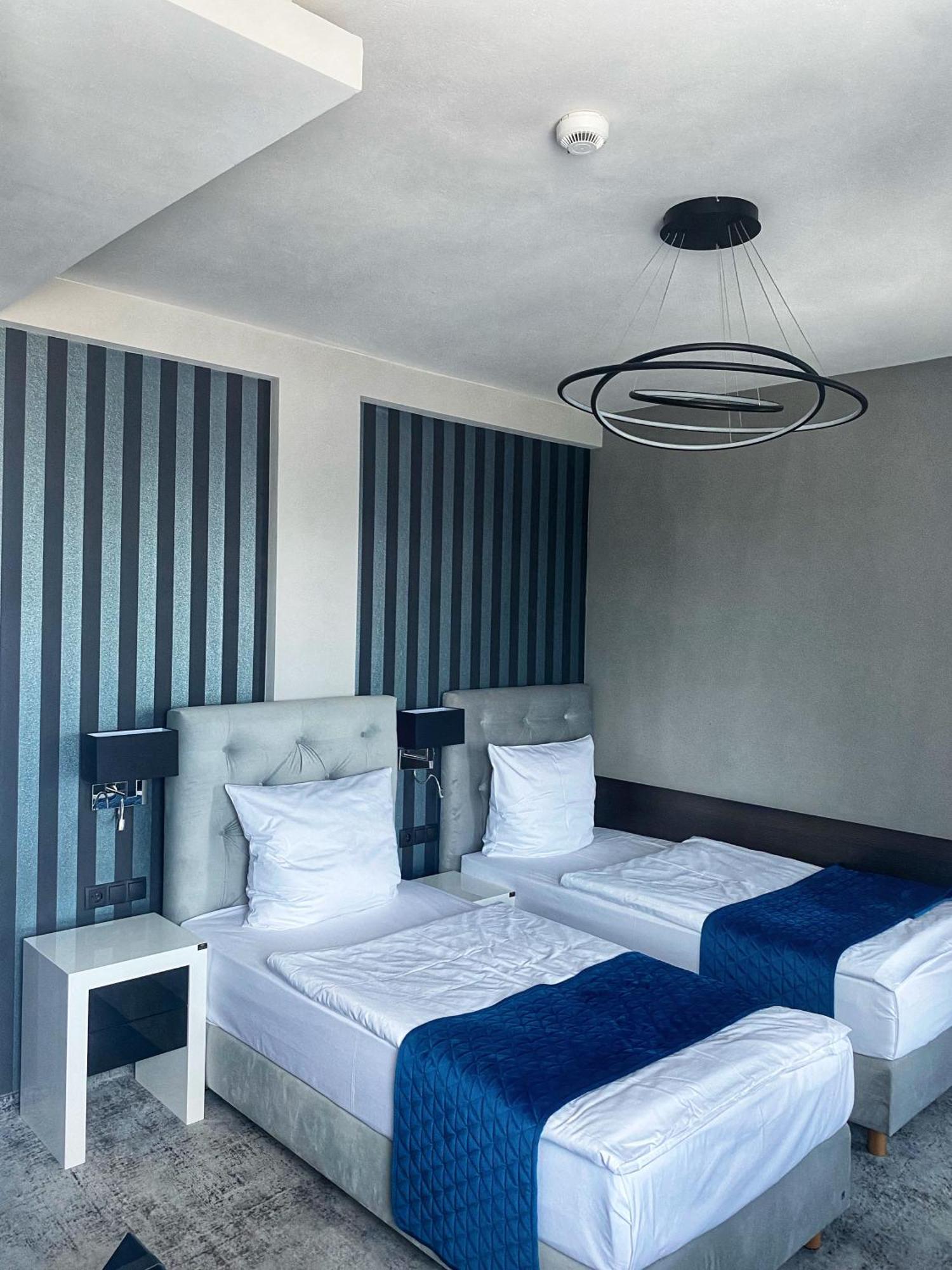 Hotel Sanova Jarosław Dış mekan fotoğraf