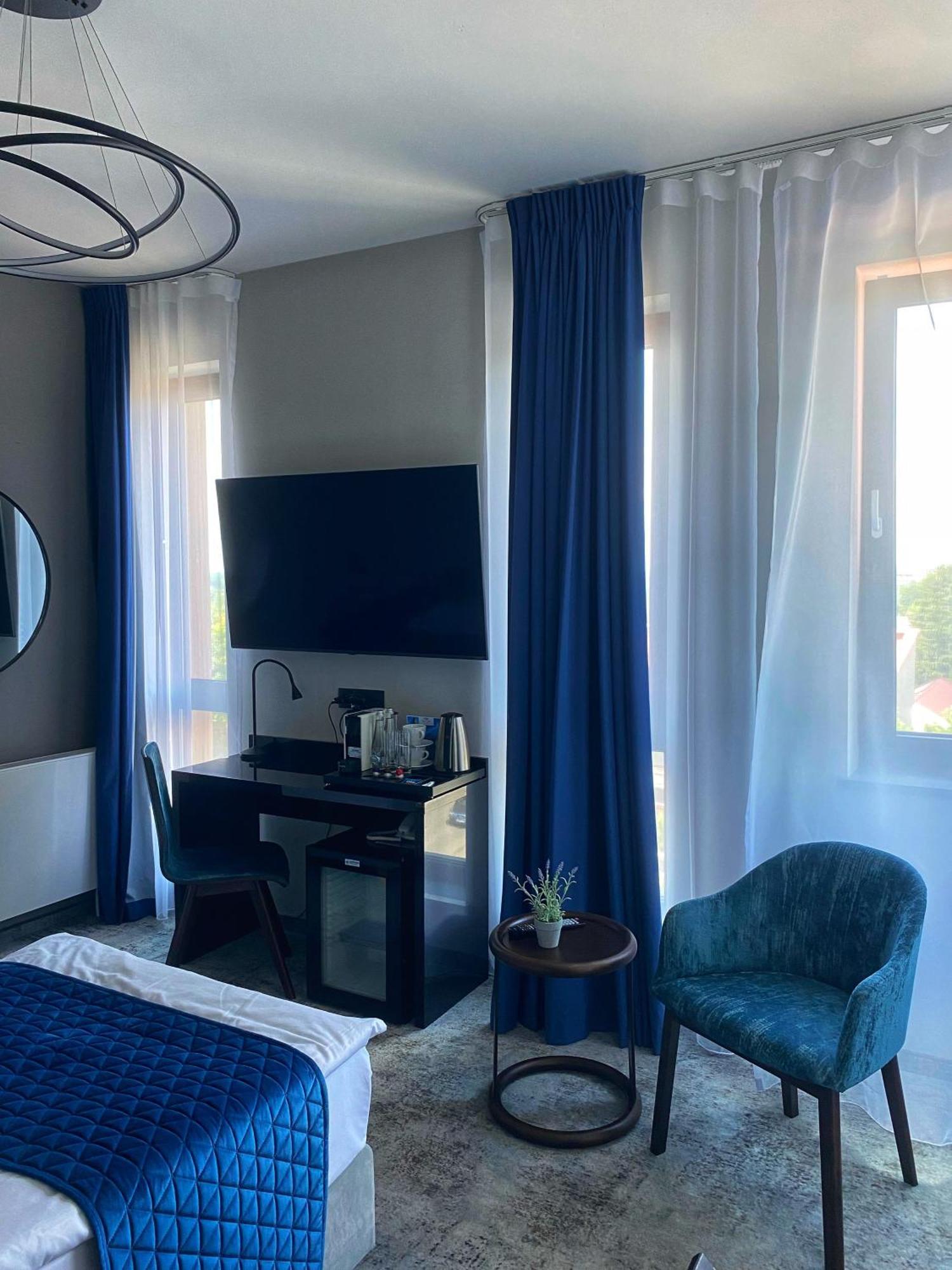 Hotel Sanova Jarosław Dış mekan fotoğraf