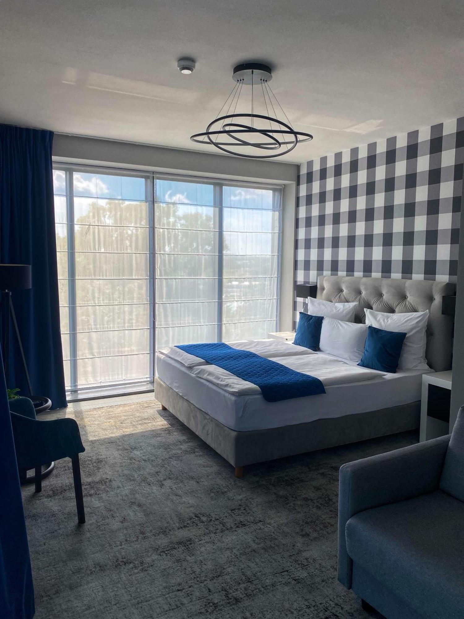Hotel Sanova Jarosław Dış mekan fotoğraf