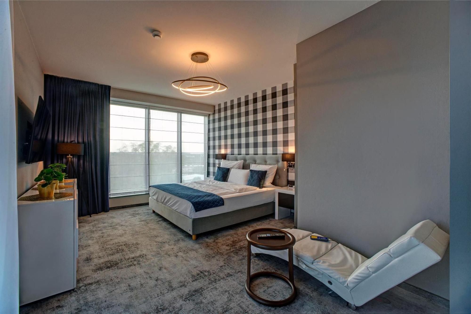 Hotel Sanova Jarosław Dış mekan fotoğraf