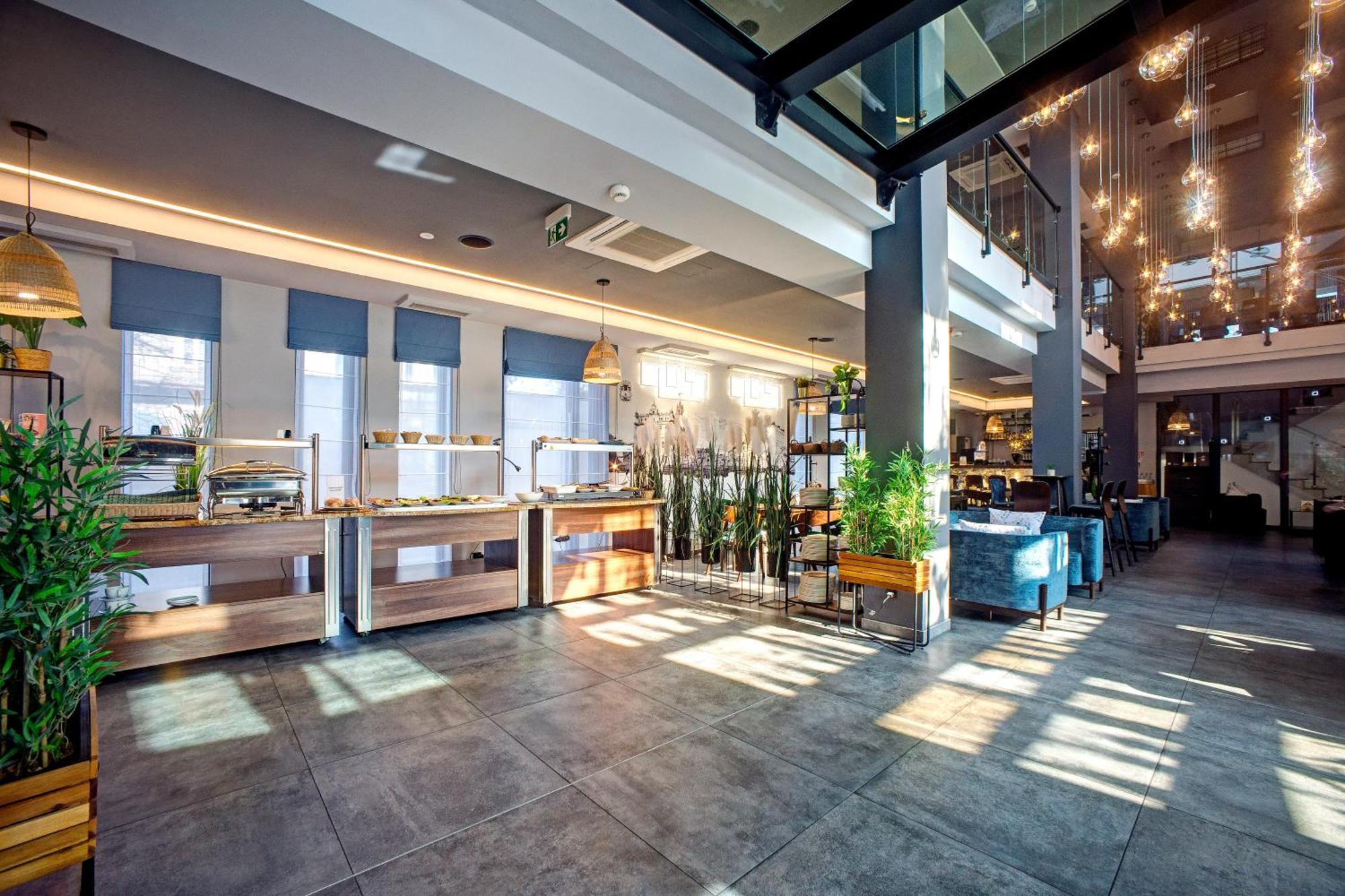 Hotel Sanova Jarosław Dış mekan fotoğraf
