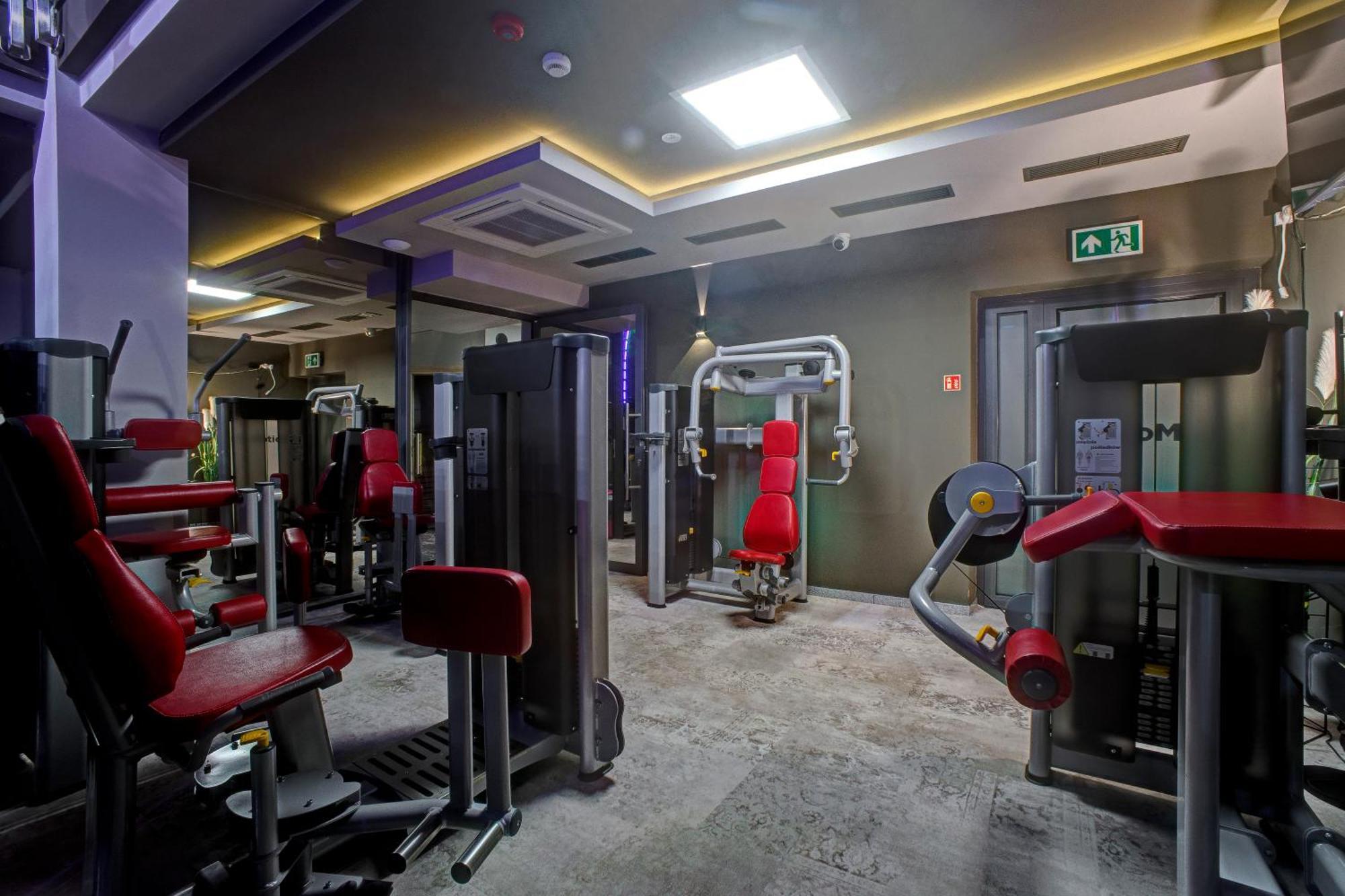 Hotel Sanova Jarosław Dış mekan fotoğraf