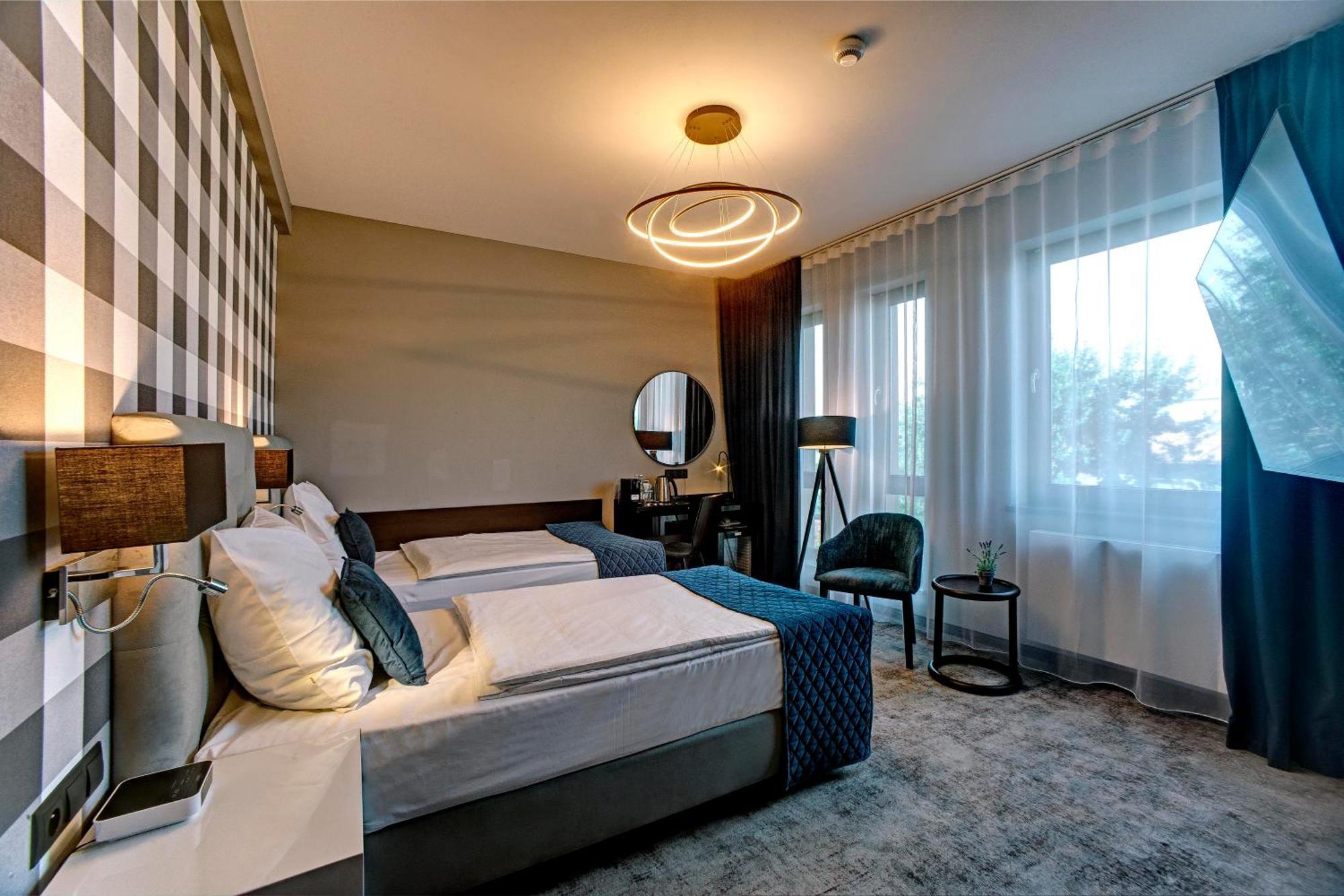 Hotel Sanova Jarosław Dış mekan fotoğraf