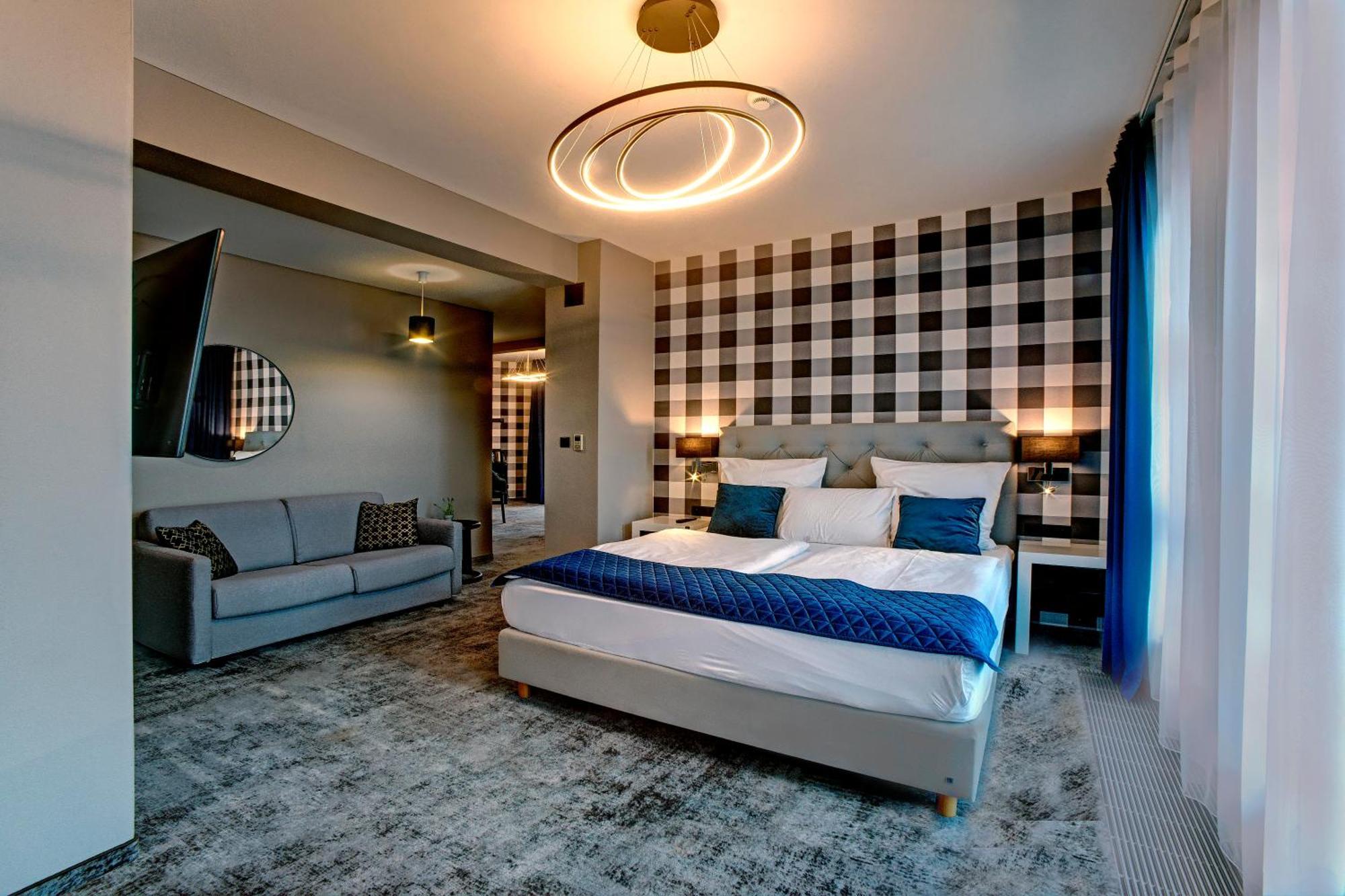 Hotel Sanova Jarosław Dış mekan fotoğraf